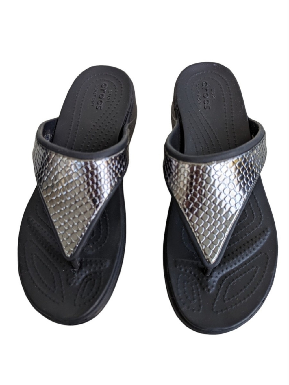 CROCS Monterey Black & Silver Metallic Hammered Thong Wedge Sandal ** Size 9
